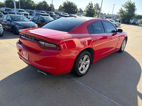 Used 2022 Dodge Charger SXT RWD image 5
