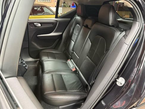 Used 2022 Volvo XC40 T4 Momentum FWD image 27