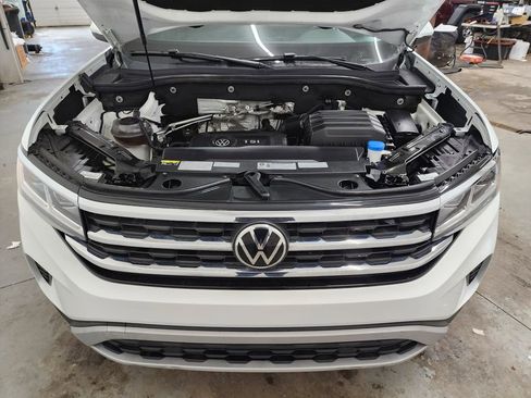 Used 2020 Volkswagen Atlas Cross Sport SE AWD/4WD image 32