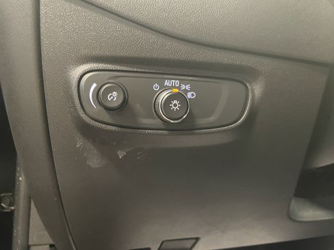 Used 2023 Chevrolet Equinox LT image 19