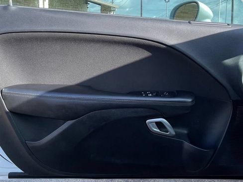 Used 2017 Dodge Challenger SXT RWD image 27