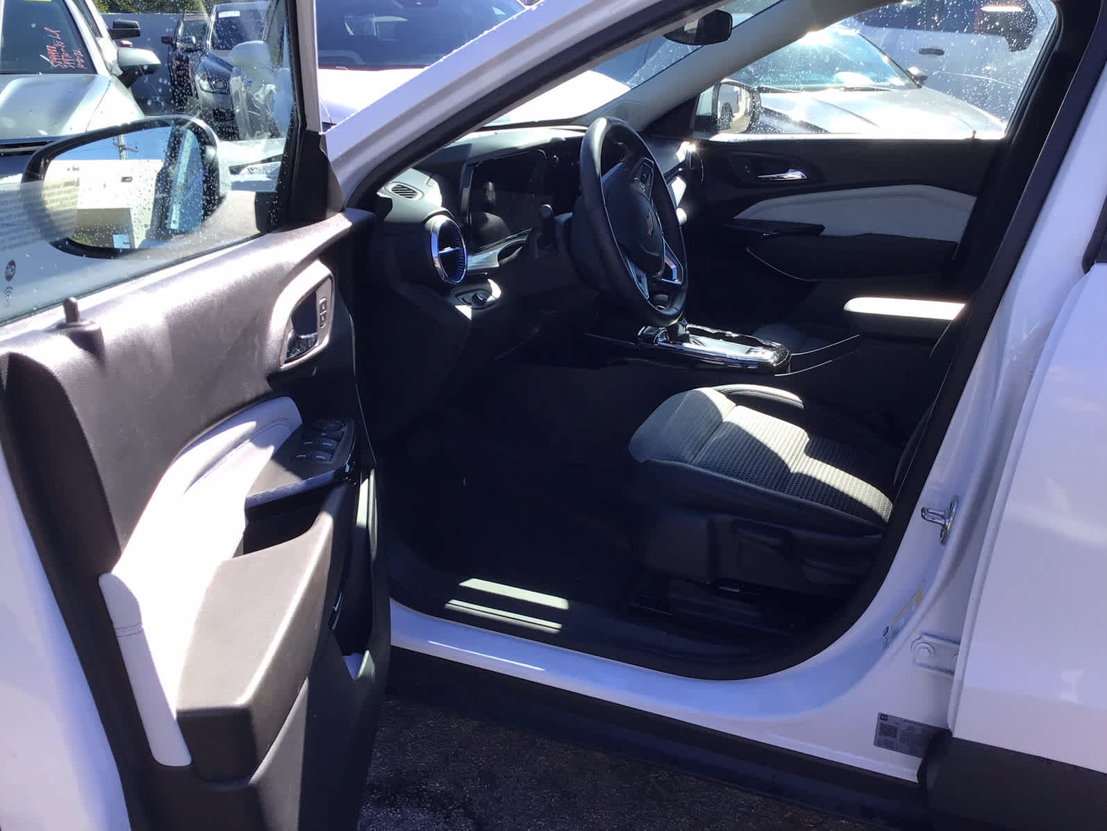 Used 2024 Chevrolet Trax LT w/ Driver Confidence Package FWD image 5