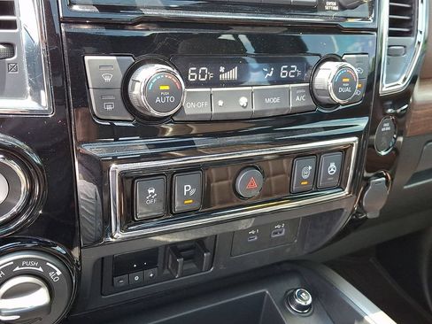 Used 2021 Nissan Titan Platinum Reserve w/ Moonroof Package AWD/4WD image 17