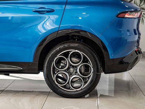 New 2025 Alfa Romeo Tonale w/ Premium Package image 7