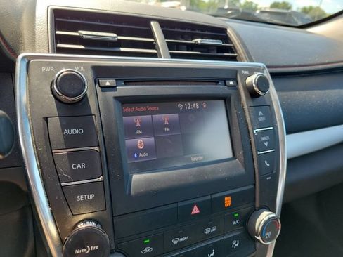 Used 2017 Toyota Camry SE FWD image 13