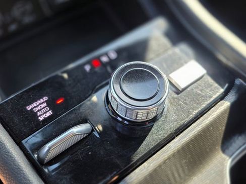 Used 2024 Jeep Grand Cherokee L Limited w/ Luxury Tech Group II image 42