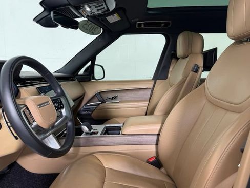 Used 2025 Land Rover Range Rover SE AWD/4WD image 5