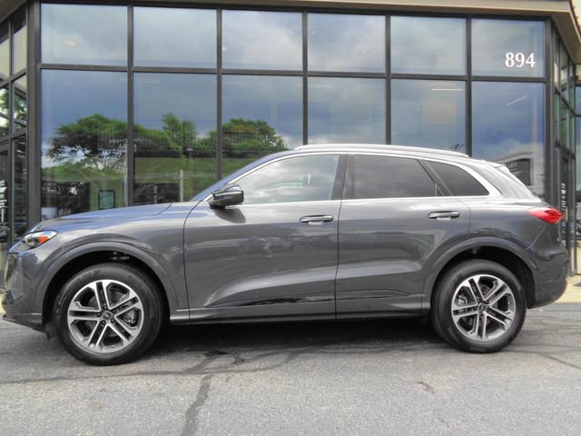 Used 2025 Audi Q5 Premium w/ Convenience Package AWD/4WD image 8