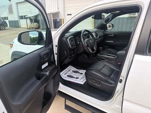 Used 2020 Toyota Tacoma TRD Pro AWD/4WD image 10