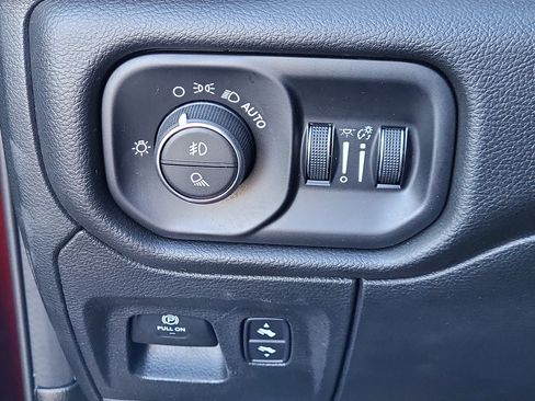 Used 2023 RAM 1500 Laramie image 29