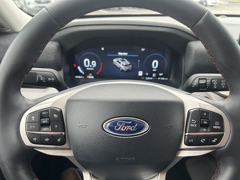 Used 2025 Ford Explorer Active w/ Active Comfort Package AWD/4WD image 15