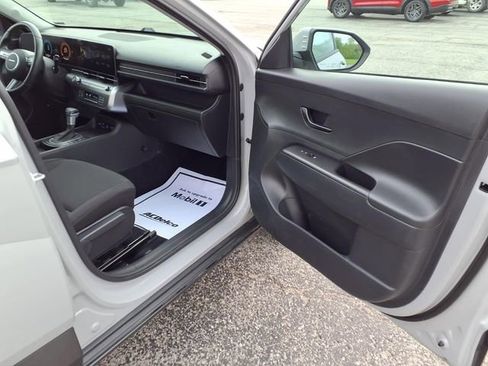 Used 2025 Hyundai Kona SEL FWD image 88
