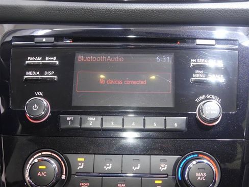 Used 2017 Nissan Rogue S AWD/4WD image 35