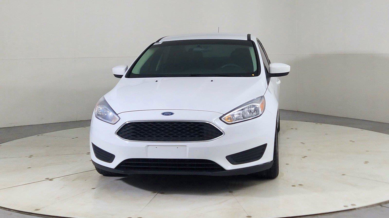 Used 2018 Ford Focus SE FWD image 2