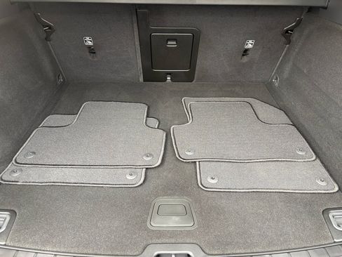 Used 2024 Volvo XC60 B5 Core image 38