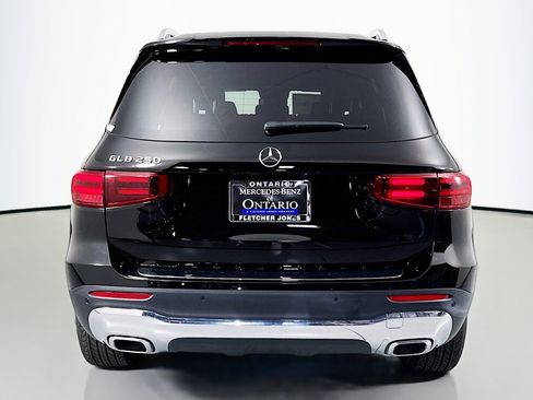 New 2025 Mercedes-Benz GLB 250 image 3