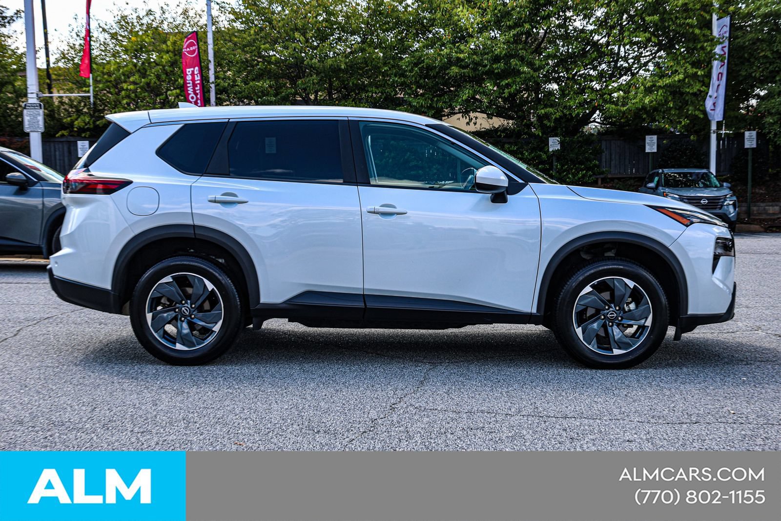 Used 2025 Nissan Rogue SV FWD image 10