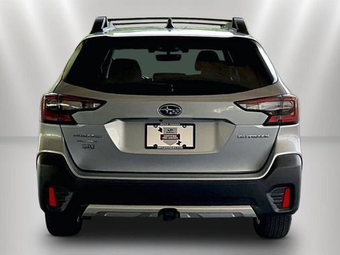 Certified 2022 Subaru Outback Limited AWD/4WD image 6
