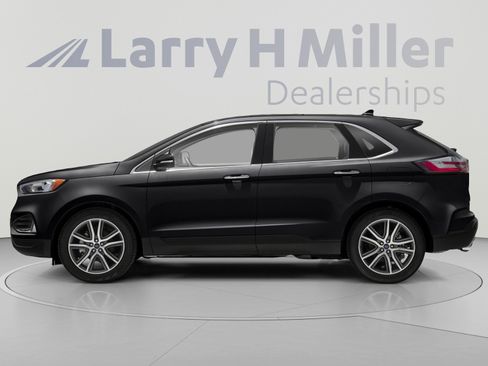 Used 2019 Ford Edge Titanium w/ Equipment Group 301A FWD image 3