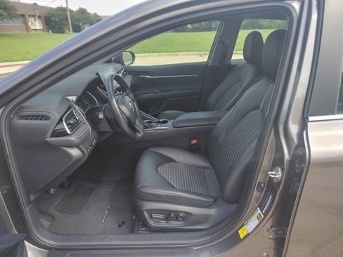 Used 2024 Toyota Camry SE FWD image 5