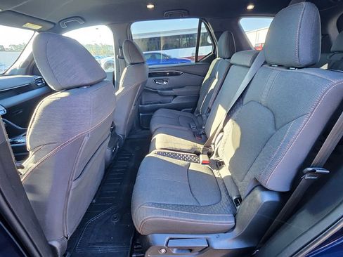 Used 2023 Honda Pilot Sport image 10