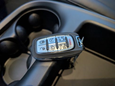 New 2026 Chrysler Voyager LX image 20