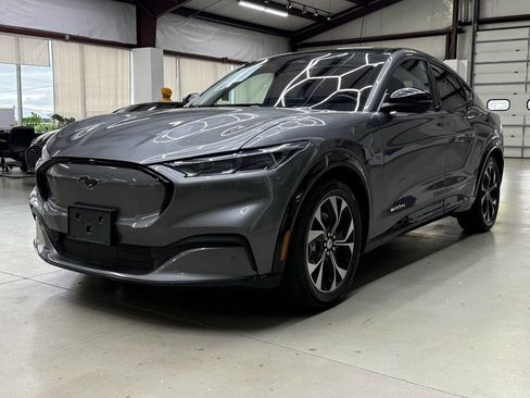 Used 2021 Ford Mustang Mach-E Premium image 3