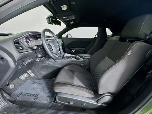 Used 2022 Dodge Challenger R/T w/ Driver Convenience Group image 15