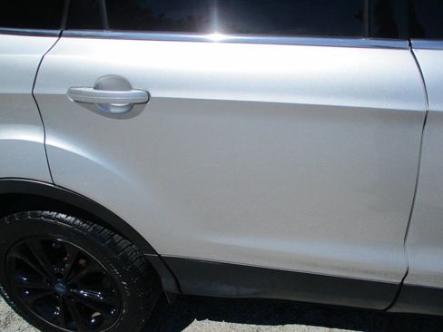 Used 2017 Ford Escape SE AWD/4WD image 19