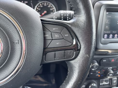 Used 2020 Jeep Renegade Altitude AWD/4WD image 29