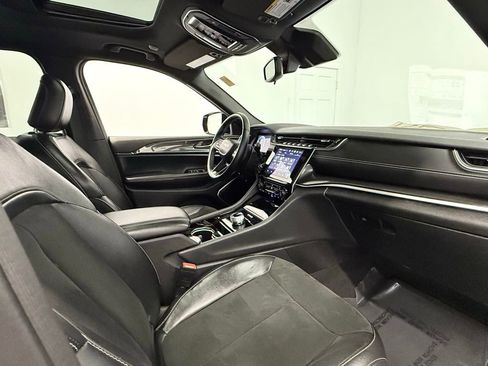 Used 2022 Jeep Grand Cherokee Altitude image 15