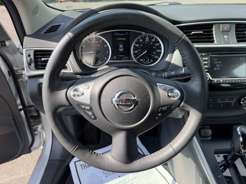 Used 2017 Nissan Sentra SV FWD image 13