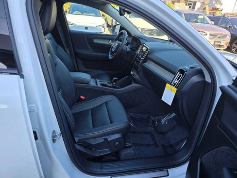 New 2026 Volvo XC40 B5 Core w/ Climate Package image 11