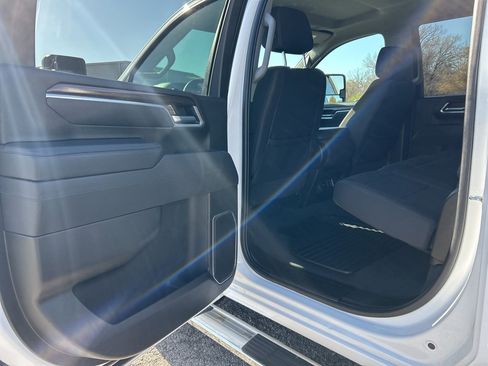 Used 2025 Chevrolet Silverado 2500 LT w/ Convenience Package image 25