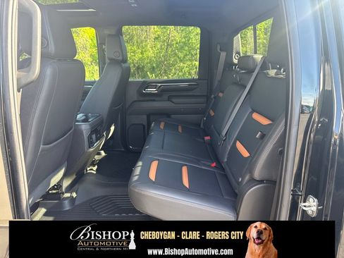 Used 2024 GMC Sierra 2500 AT4 w/ AT4 Premium Plus Package AWD/4WD image 17