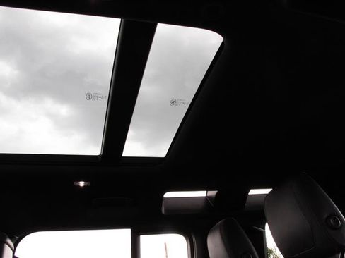 Used 2020 Land Rover Defender 110 X AWD/4WD image 25