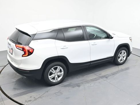 Used 2024 GMC Terrain SLE image 5