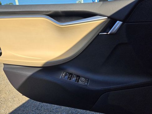 Used 2012 Tesla Model S Signature Performance image 25