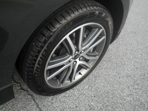 Certified 2024 Ford Edge Titanium w/ Equipment Group 301A image 9