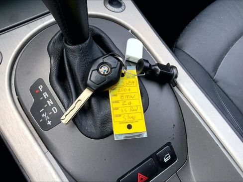 Used 2004 BMW Z4 2.5i image 11