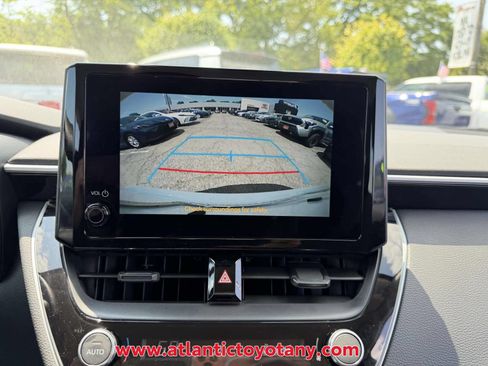 Used 2025 Toyota Corolla LE FWD image 9