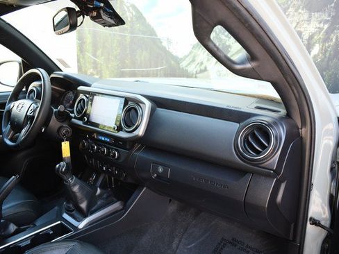 Certified 2023 Toyota Tacoma TRD Off-Road w/ TRD Premium Off Road Package AWD/4WD image 25