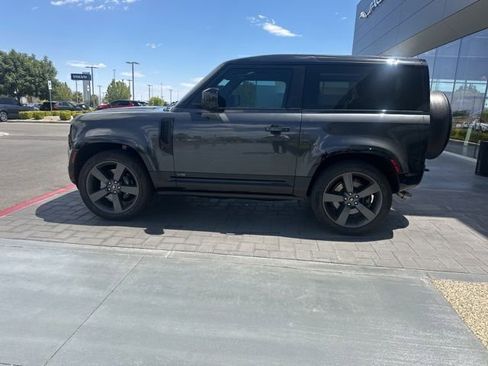 Used 2024 Land Rover Defender 90 V8 AWD/4WD image 8