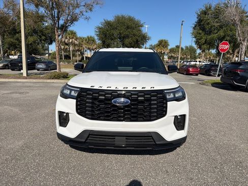 Used 2025 Ford Explorer ST-Line w/ ST-Line Street Pack image 7