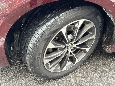 Certified 2018 Toyota Avalon Limited image 10