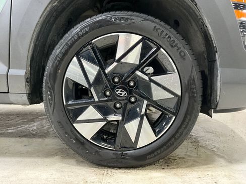 Used 2025 Hyundai Kona SEL image 11