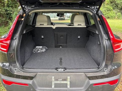 Used 2023 Volvo XC40 B5 Ultimate w/ Protection Package Premier AWD/4WD image 5