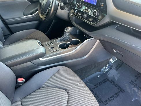 Certified 2025 Toyota Highlander LE AWD/4WD image 21