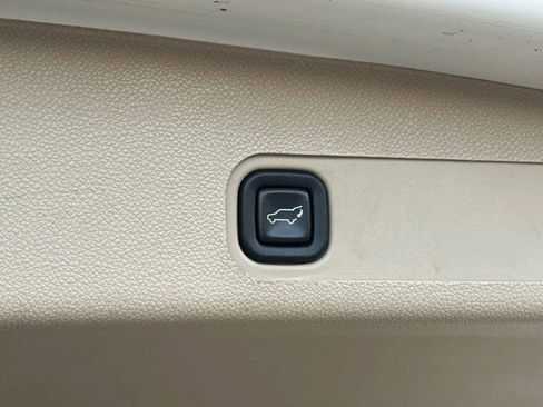 Used 2013 Chevrolet Tahoe LTZ image 22