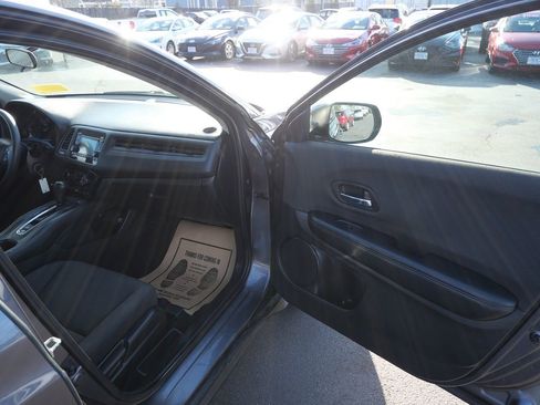 Used 2020 Honda HR-V LX image 18